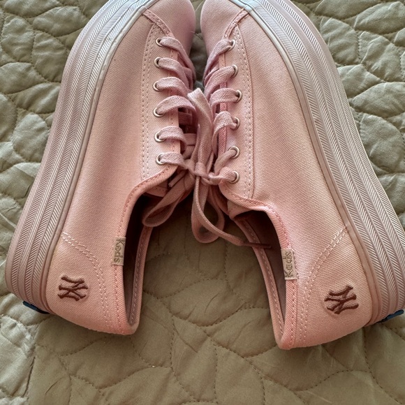 Keds Women's Blush Pink Sneakers - Picture 1 of 5